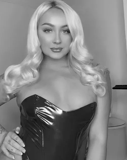Do you like latex? Would you let me punish you by PAWGtiffany
