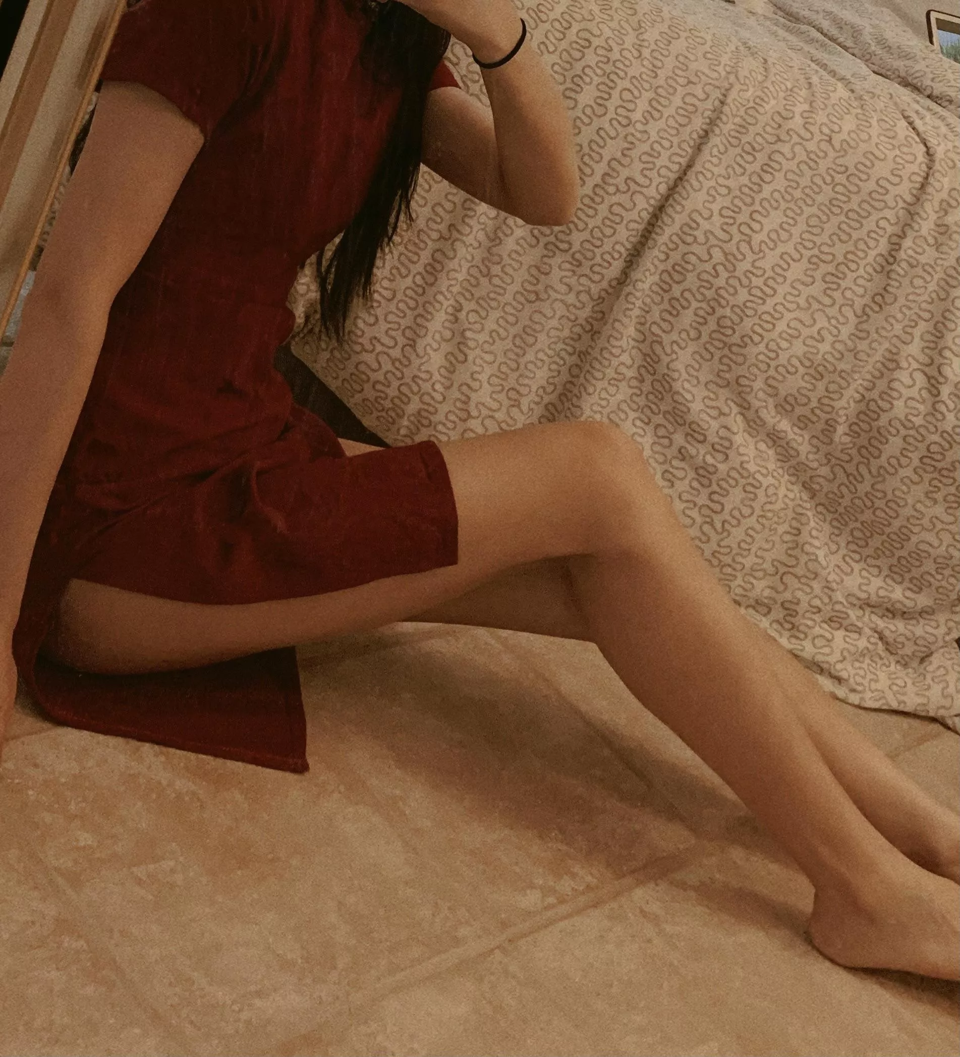 Do you like legs? posted by Yellowdragonfeet