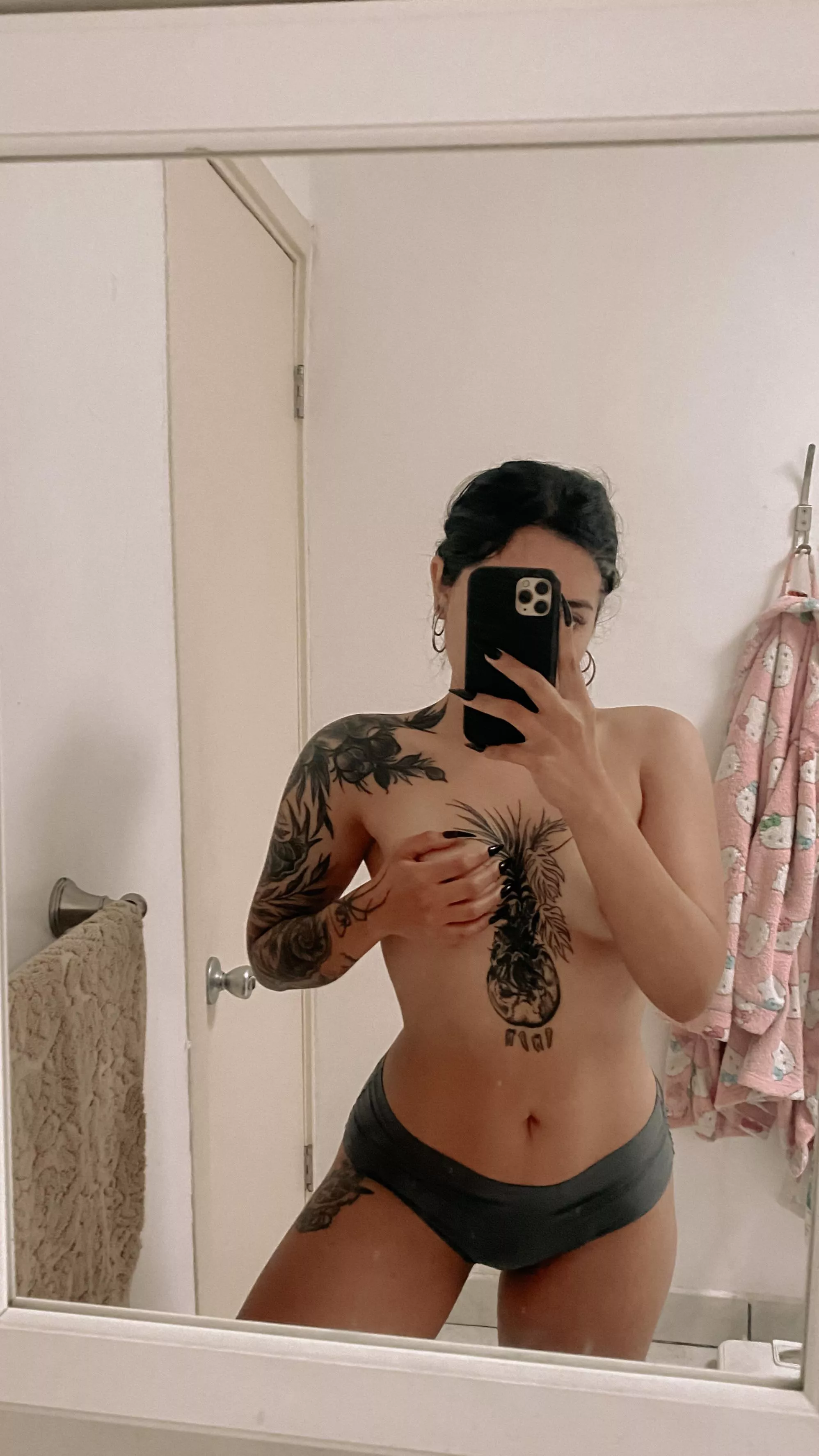 Do you like mirror selfies? 🖤 posted by MisssNala