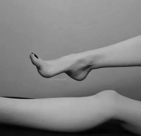 Do you like my arch? by Mistressberil1