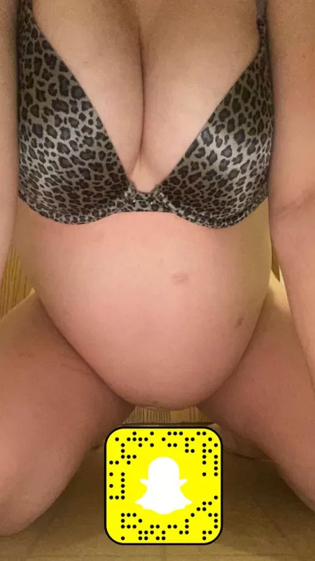 Do you like my big round belly by Chanelskye024