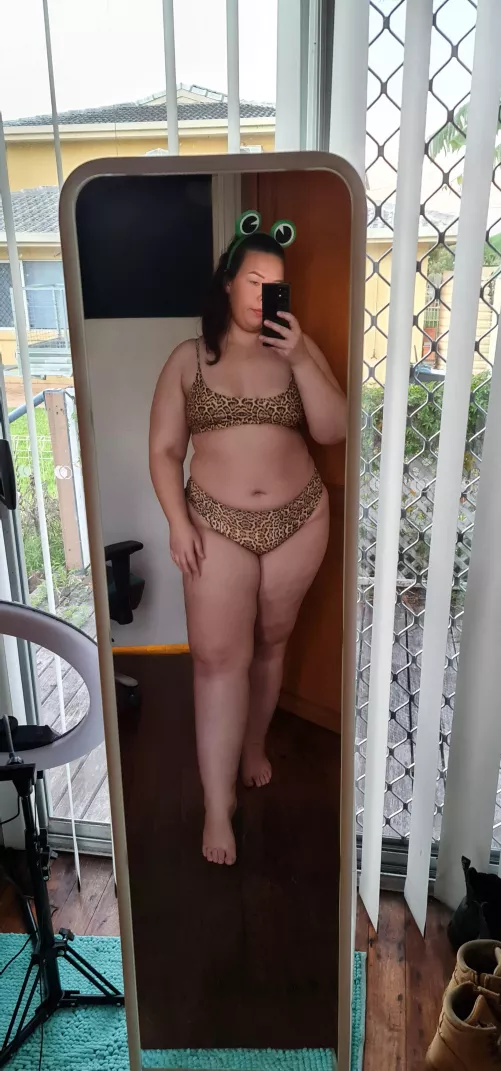 Do you like my bikini? by Bruised_Peach666