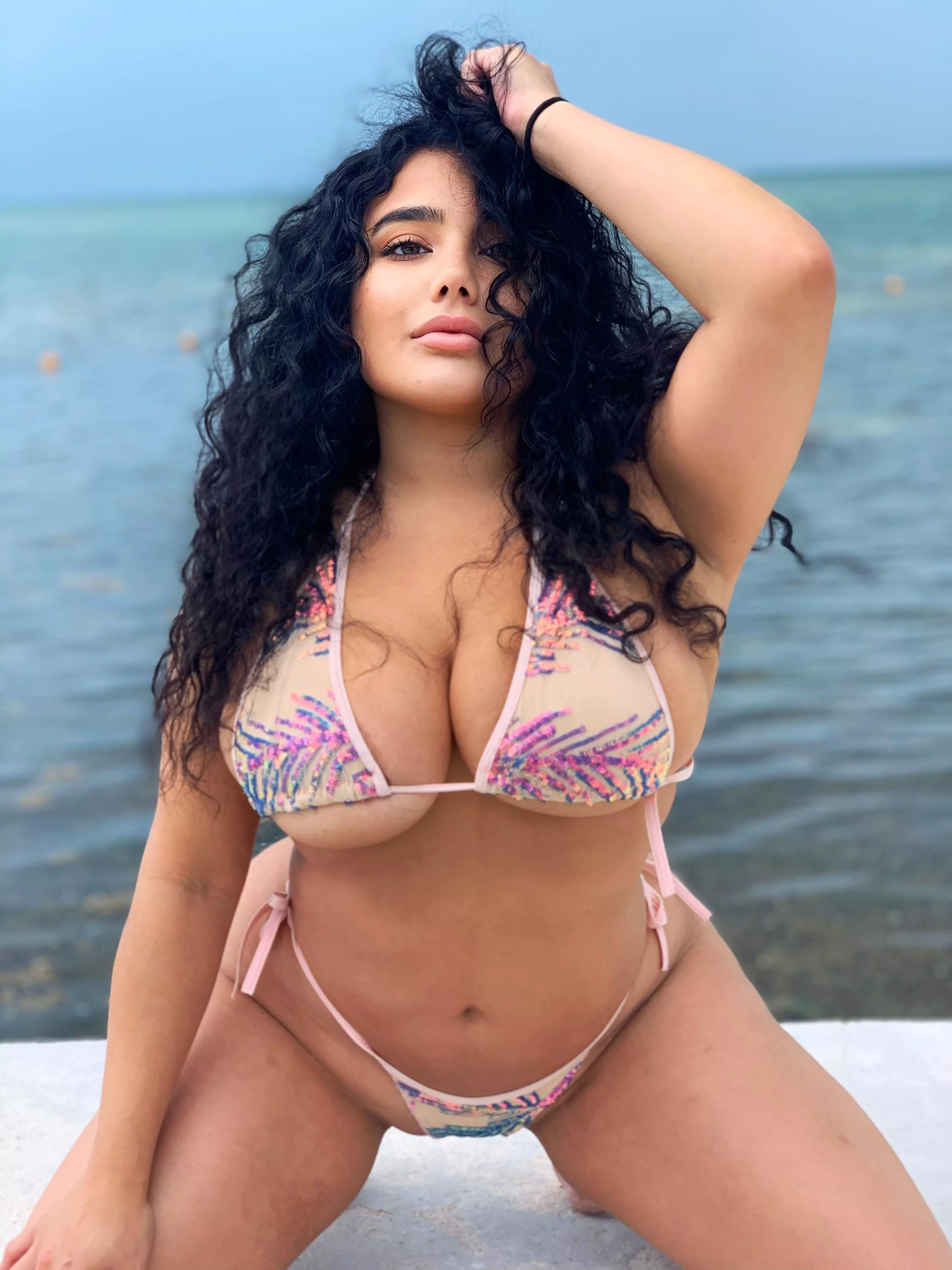 Do you like my body? Tried to upload a video but it won’t let me 😑😑😑 posted by raqualroseof