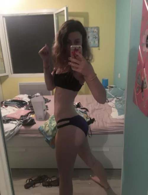 Do you like my booty? by dormroomashley