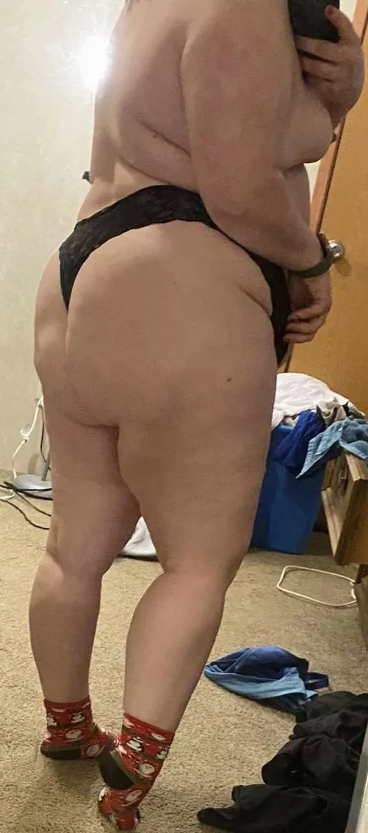 Do you like my Christmas socks? 😘 posted by littlebittybuttercup