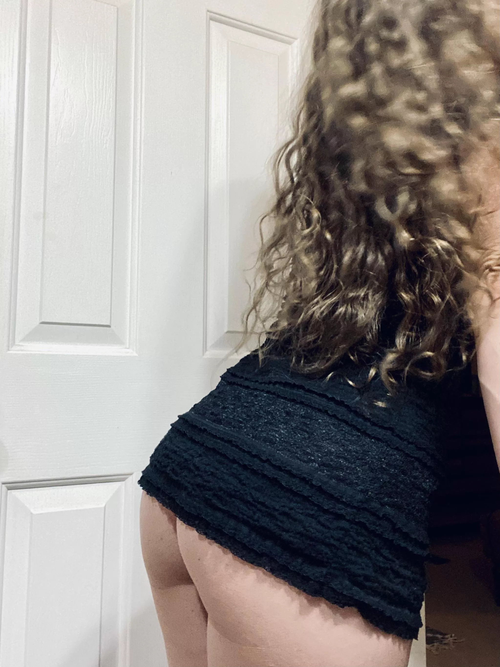 Do you like my curls? posted by LookUpAtTheMoon