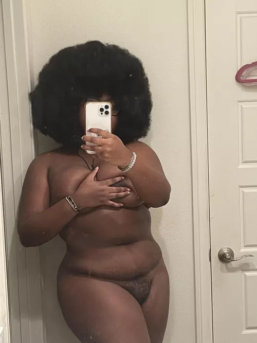 Do you like my curves?<3 by OwnHedgehog1141