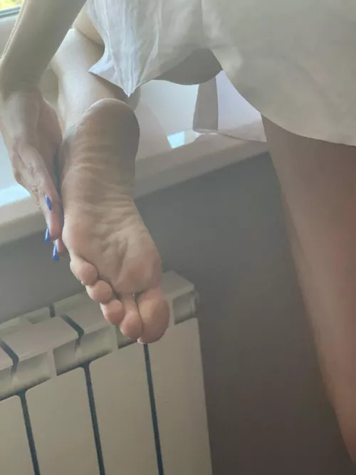 Do you like my feet ? by Nataamateur