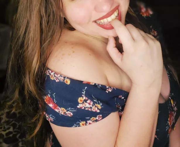 Do you like my freckles..? hehe by LadyChaosxxx