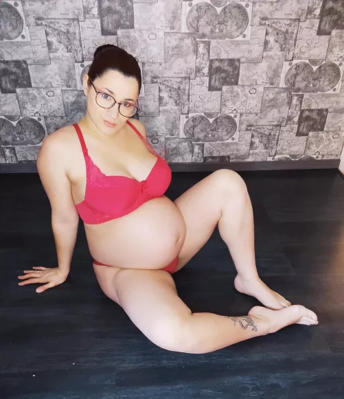 Do you like my glasses? 🥵🔥💋 by Puzzleheaded-Try-362