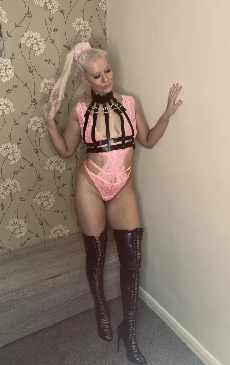 Do you like my high pony? by sparkly-and-savage