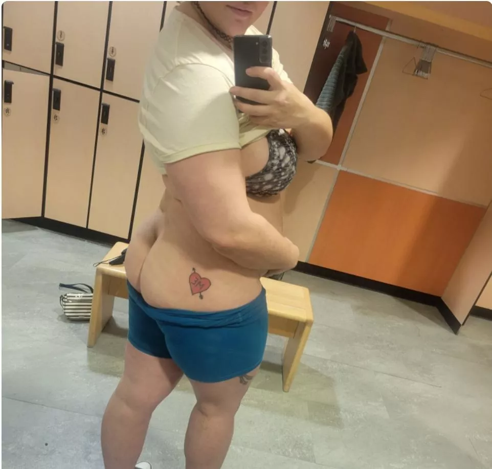 Do you like my humps? ;) posted by goddesssophia1992