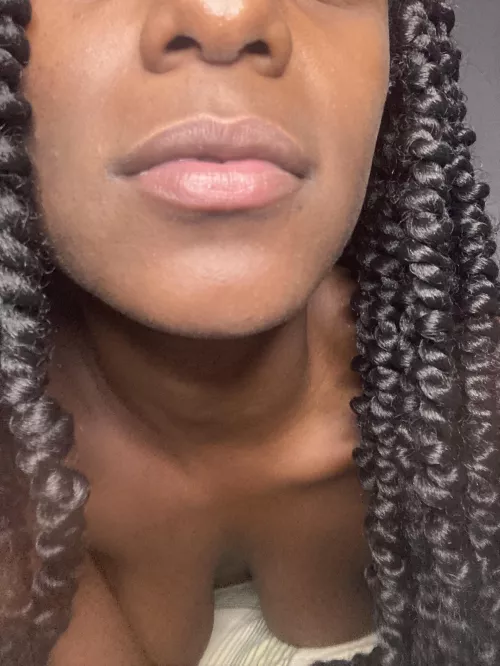 Do you like my lips? by Divinecumslut