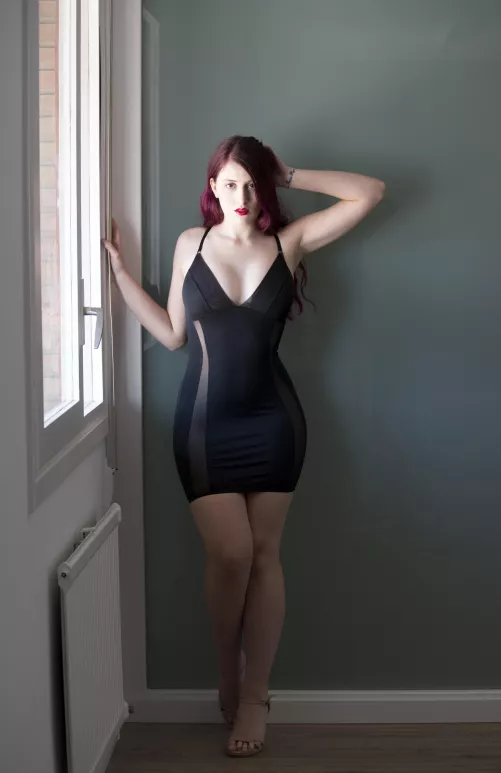 Do you like my little black dress? by carmensophie_model