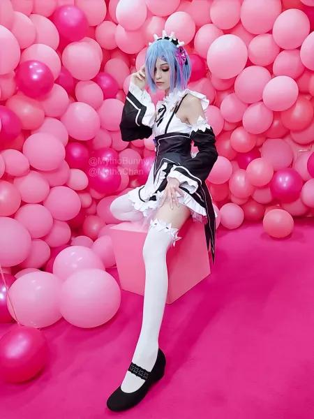 Do you like my long Legs in my Rem Cosplay? I think those Stockings are pretty cute! by MythoChan