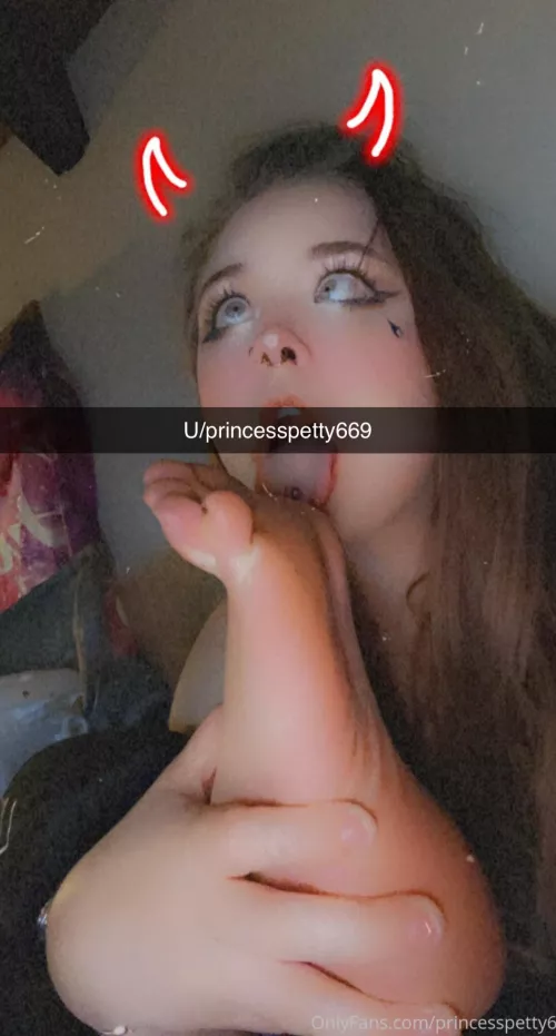 Do you like my makeup today 😇 by princesspetty669