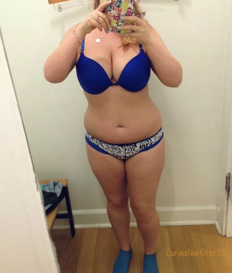 Do you like my new bra and panties? 😅💙 posted by CurvesNextDoor