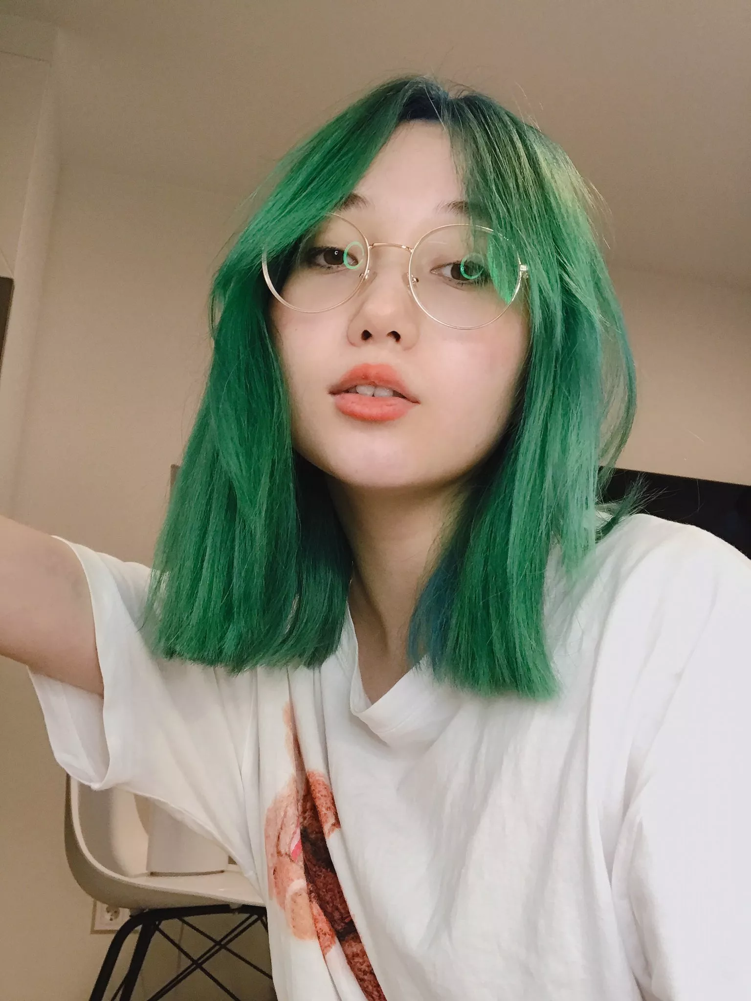 do you like my new hair color? posted by mayobeby