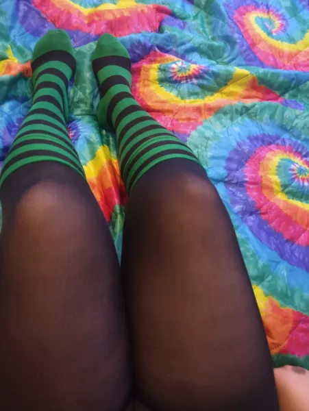 Do you like my new socks?? ☺ by fairyKatt