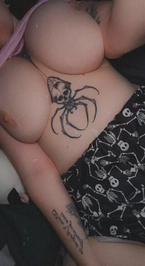 Do you like my new tattoo 🖤 by lananymph