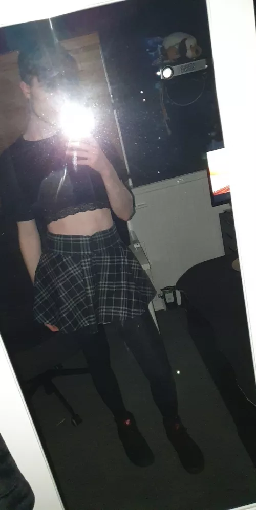 Do you like my outfit :3? by uppdating