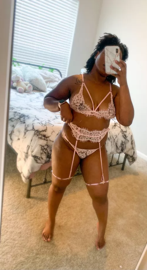 Do you like my outfit? by Lipsandlocs