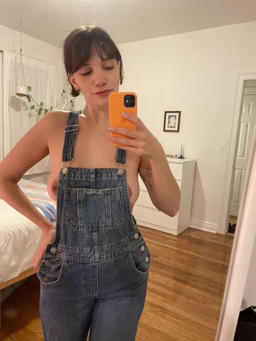 Do you like my overalls by mollysbloomers89