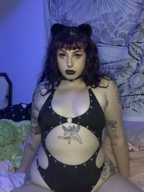 do you like my pretty makeup, baby? by PrincessLilithx