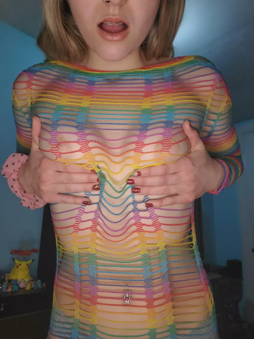 Do you like my sexy dress? posted by rare_peachh