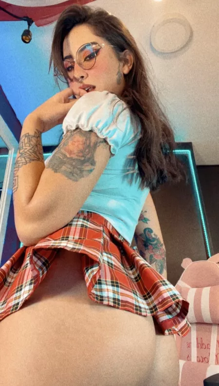 Do you like my skirt? by mady_monroe