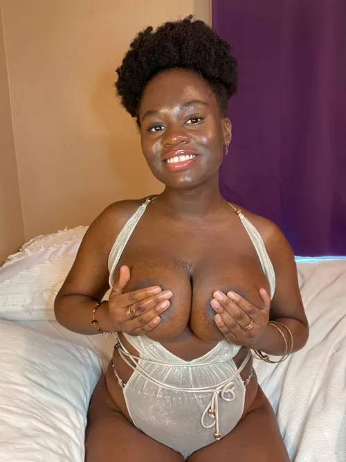 Do you like my smile? by chakra_kitty