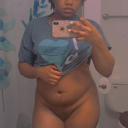Do you like my soft curves? 🥰 (He/they) by Terriie
