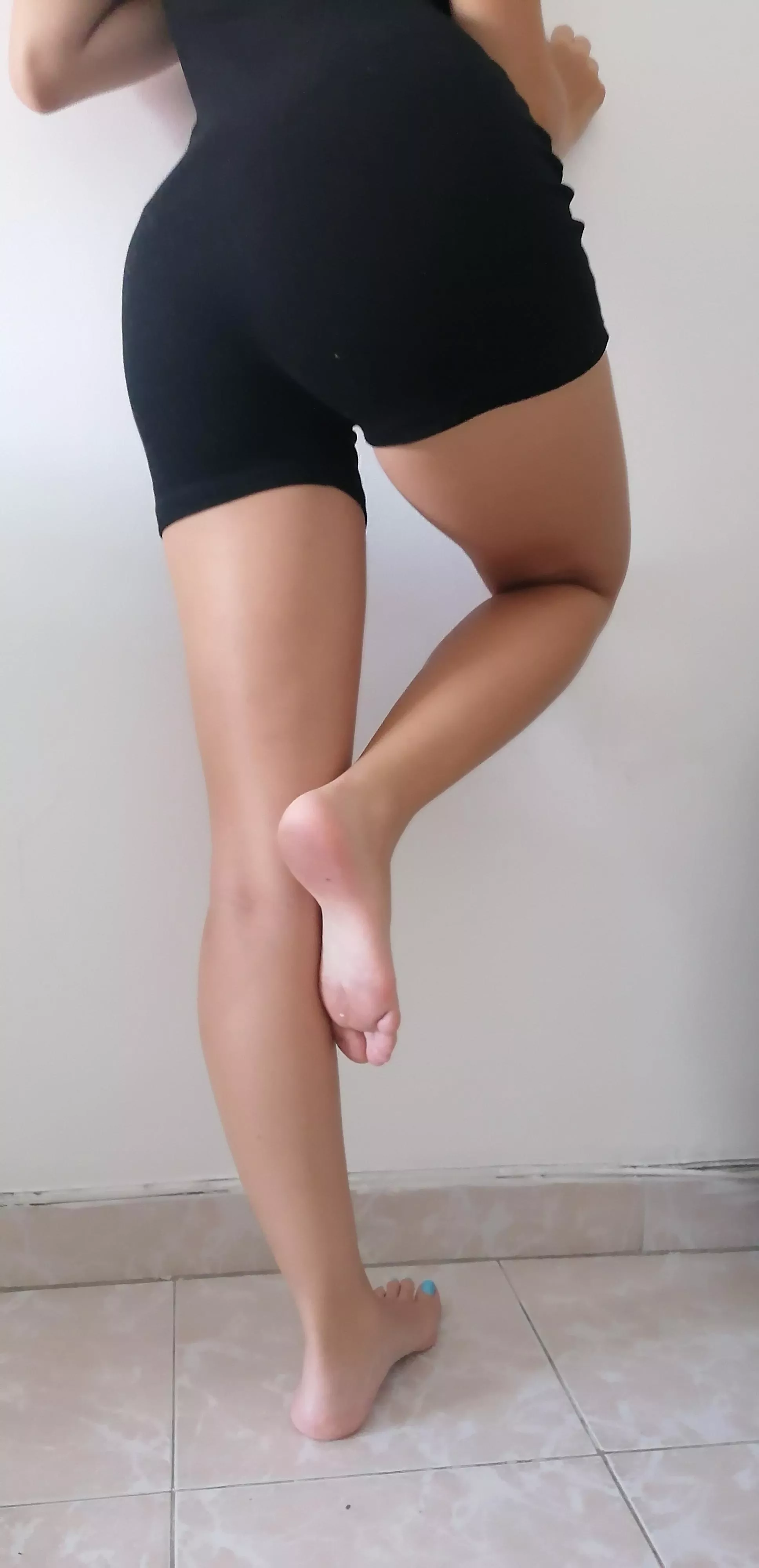 Do you like my tasty legs? [F] 🥰 posted by CutieFeet0902