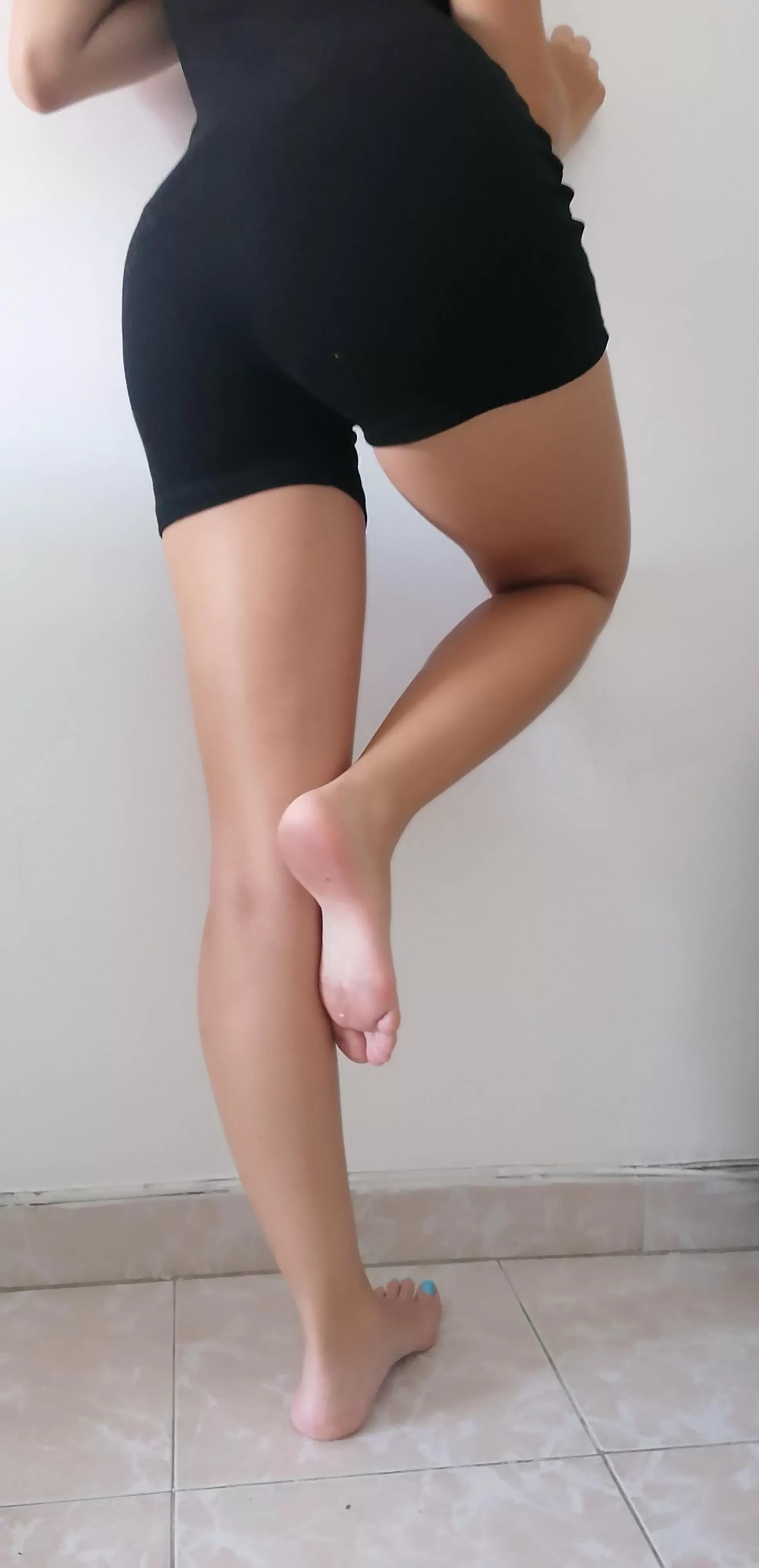 Do you like my tasty legs? [F] 🥰 posted by CutieFeet0902