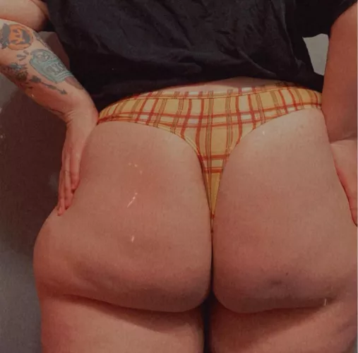 Do you like my thong? by hOeJoE22