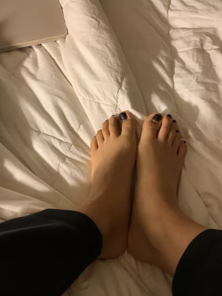 Do you like my toes? Ready to slip on any pair of socks for you! [asianfeet] [asian] [Japanese] [Japanesefeet] [toes] [cutetoes] [sweatyfeet] by cherryblossombabyy