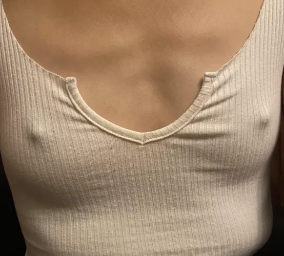 Do you like my top ? by innocent_nikki18