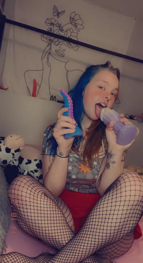 Do you like my toys? by candyvix3n_