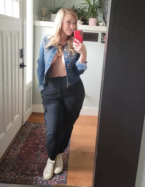 Do you like naughty Milfs? [F48] by Crystal_Sunshine_