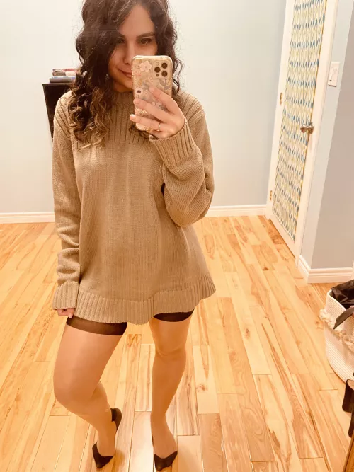 Do you like nylon legs? by howareyouall