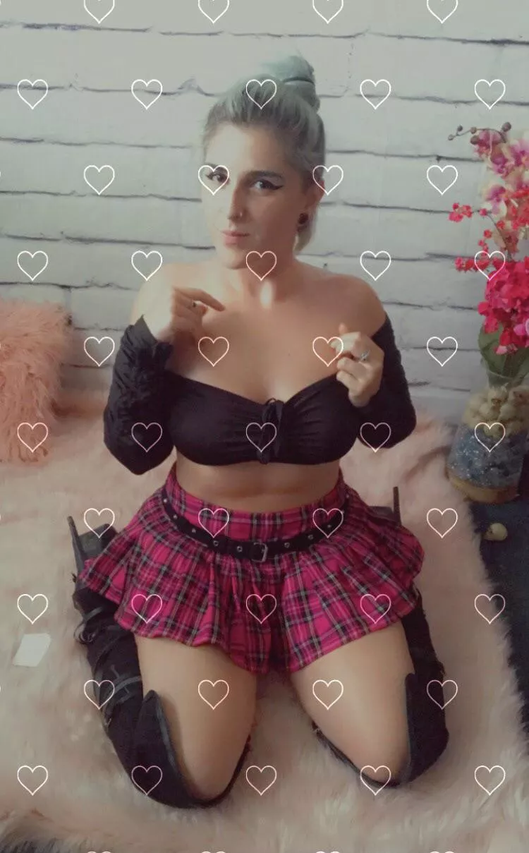 Do you like pink plaid? 😈💞 posted by marlomoore069