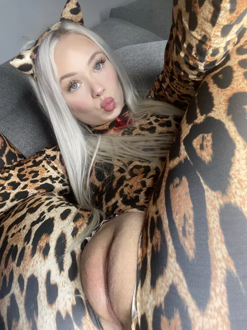 Do you like puffy lips 👄 by Allyssacream