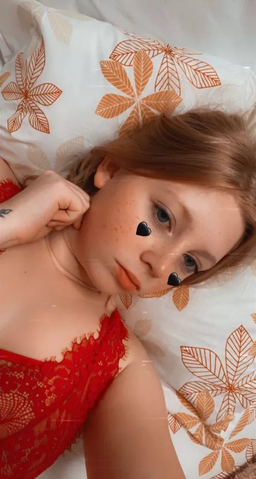 Do you like red? by Helenyby