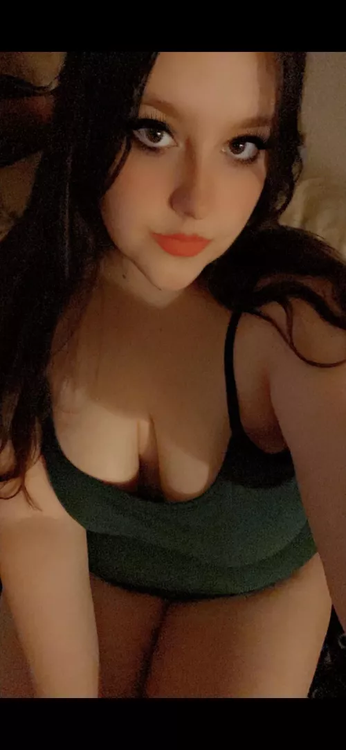 Do you like red lips? by Prettypocketgirl