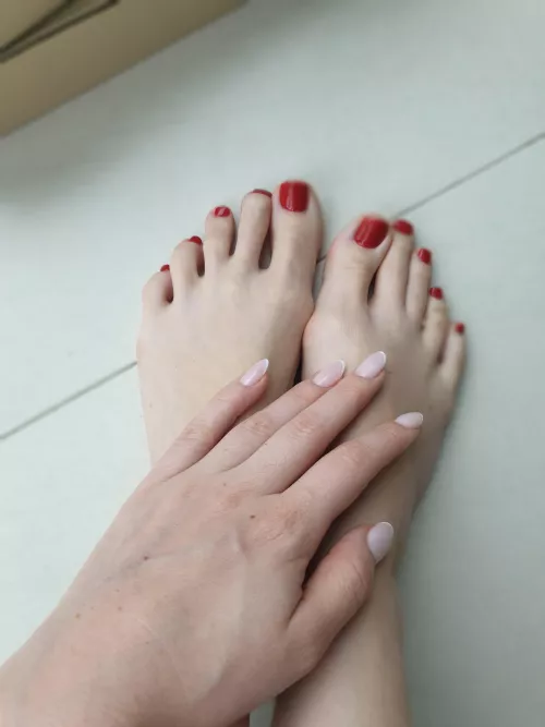 Do you like red toenails best? by YesAmelia