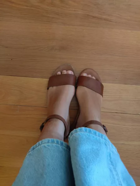 Do you like sandals? by footfreakbn