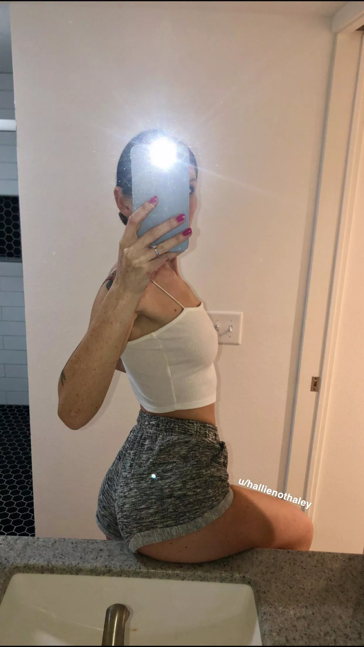 Do you like slim thick freckled girls? 👀 posted by hallienothaley