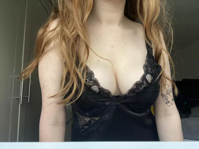 do you like tatted, freckled girls? by spitheart