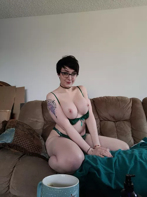 Do you like tattoos and short hair ? (OC) by Cami_jackson