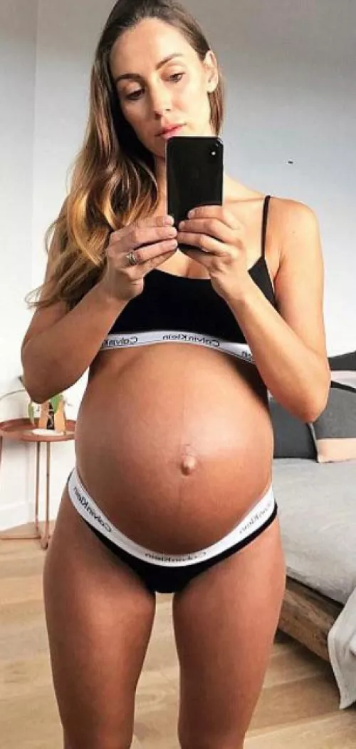 Do you like the belly staring at you? by Fit-Cheek3998